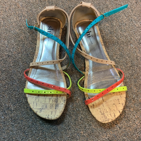 Shi sandals - Picture 1 of 4